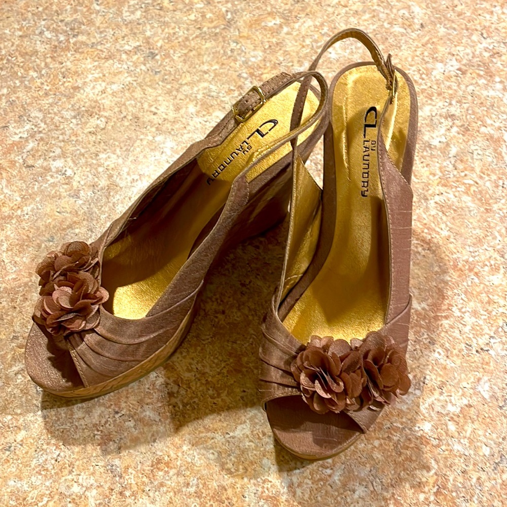 Size 8 wedge heels
